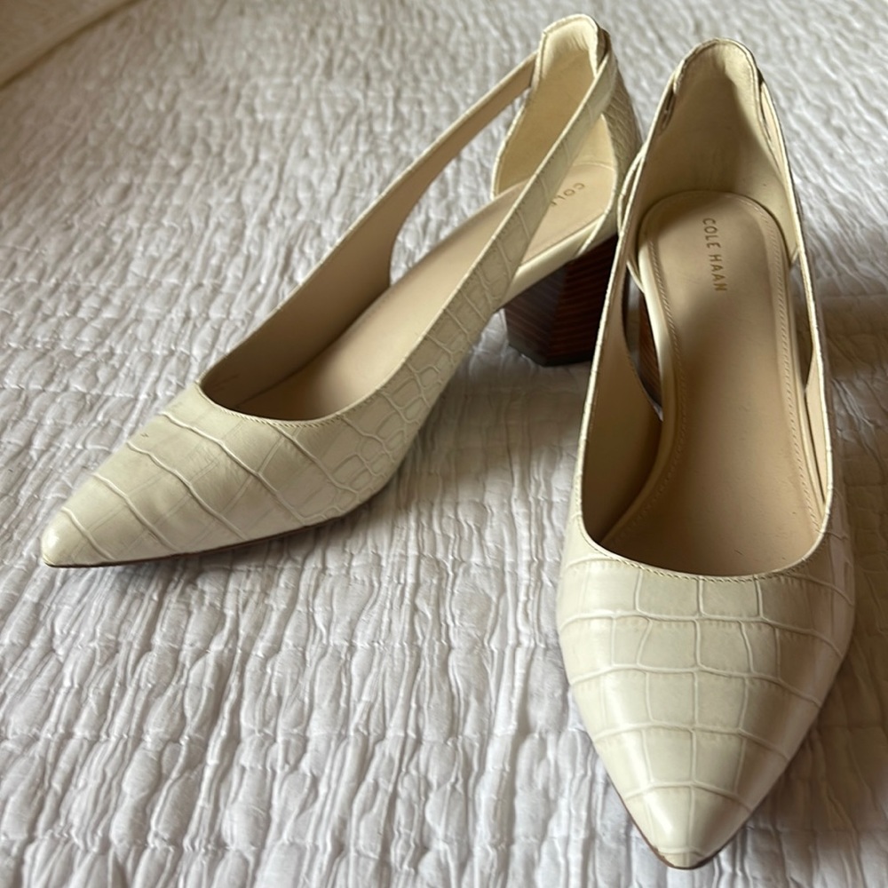 Cole Hawn Emilee Pump Size 11 B
